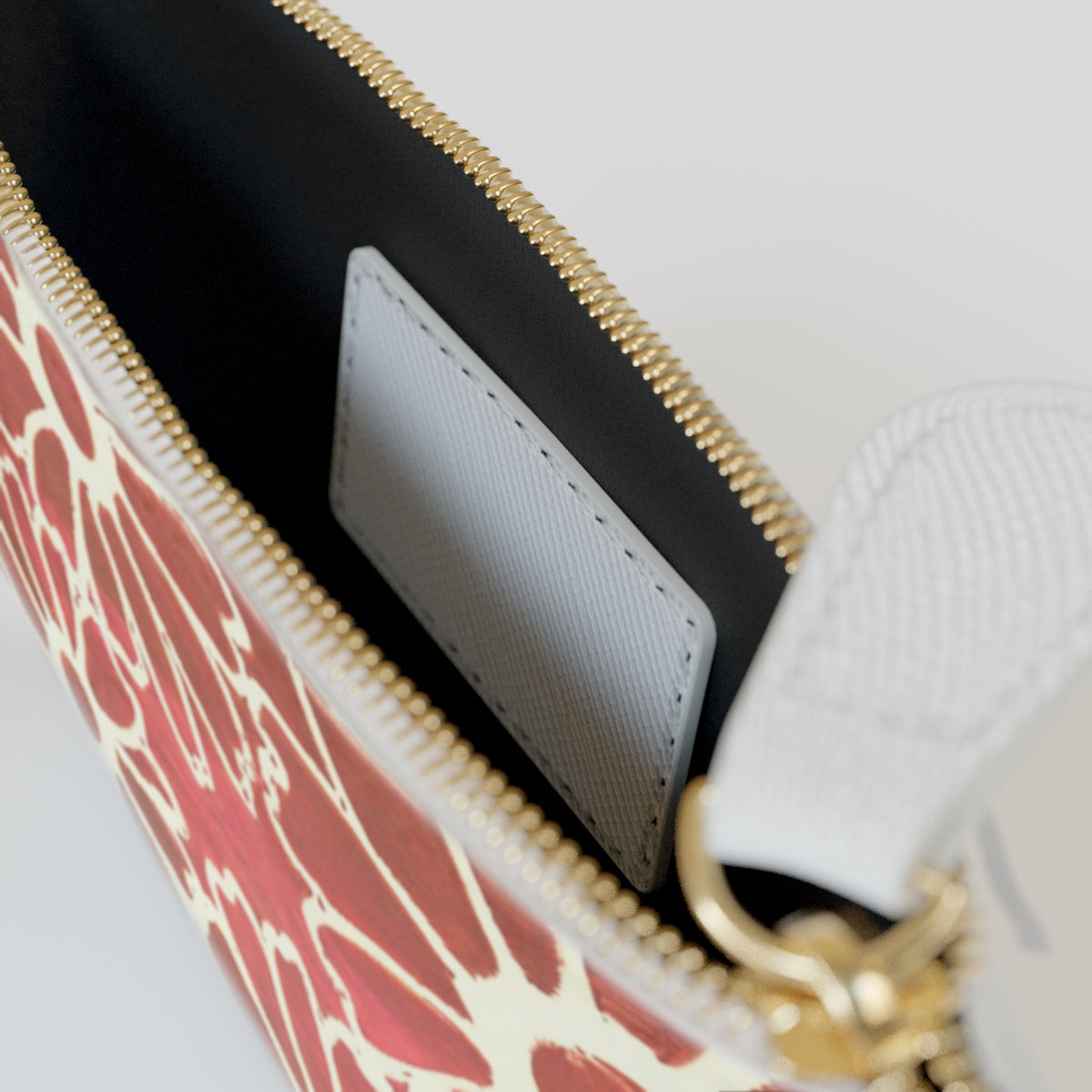 Daisy Pattern Mini Clutch — Floral Zip Pouch for Everyday Essentials